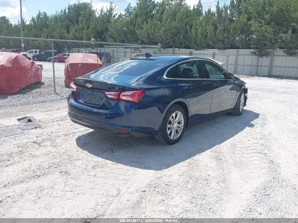 1G1ZD5STXMF011826 — 2021 Chevrolet Malibu, photo 4 from IAAI, Right front
