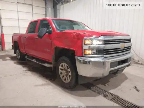 1GC1KUEG8JF178751 — 2018 Chevrolet Silverado, Vuelco, fotos antes de reparar
