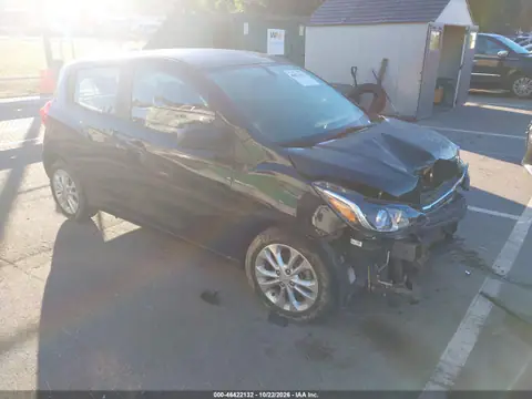KL8CD6SA8MC216766 — 2021 Chevrolet Spark, Parte delantera, fotos antes de reparar