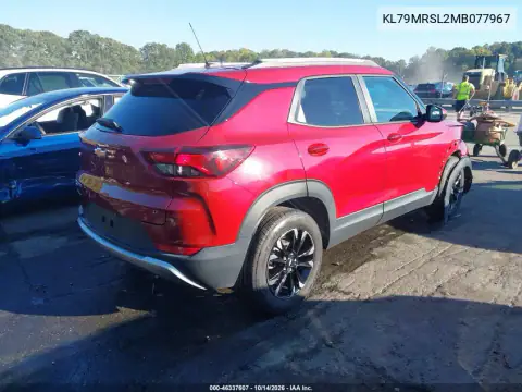 KL79MRSL2MB077967 — 2021 Chevrolet TrailBlazer, foto 4 de IAAI, Delantera derecha