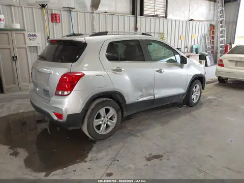 KL7CJLSB7KB962035 — 2019 Chevrolet Trax LT, photo 4 from IAAI 28.09.2026, All-over damage