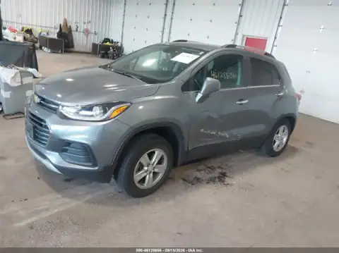 KL7CJPSB4KB875426 — 2019 Chevrolet TRAX, photo 2 from IAAI, Left and right sides
