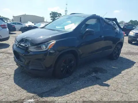KL7CJPSB0LB326212 — 2020 Chevrolet TRAX, фото 2 с аукциона IAAI, опрокидывание