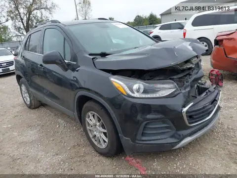 KL7CJLSB4LB319613 — 2020 Chevrolet TRAX, Parte delantera, fotos antes de reparar