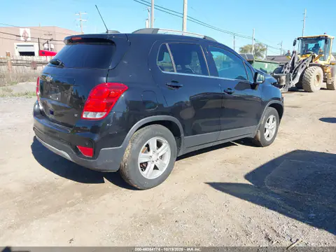 KL7CJLSBXLB335203 — 2020 Chevrolet TRAX, foto 5 de IAAI, Parte delantera y trasera