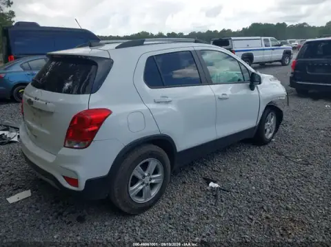 KL7CJLSB1MB354773 — 2021 Chevrolet TRAX, photo 4 from IAAI 20.10.2026, Right front