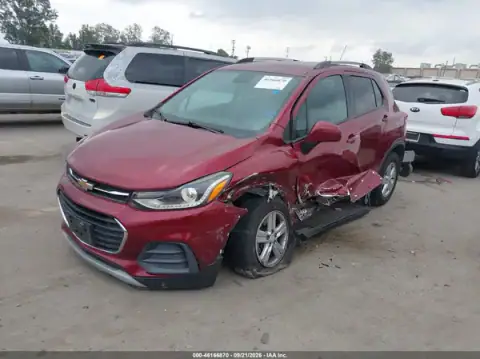 KL7CJPSM5MB371598 — 2021 Chevrolet TRAX, фото 2 з IAAI, Лівий бік