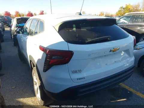 KL77LFE21SC044347 — 2025 Chevrolet TRAX, ფოტო 3, IAAI 23.10.2026, წინა ნაწილი