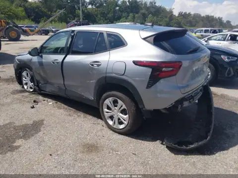 KL77LFEP6SC068655 — 2025 Chevrolet TRAX, photo 3 from IAAI, Left side