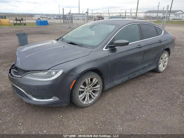 1C3CCCAG9FN740468 — 2015 Chrysler 200 Limited, foto 2 de IAAI 15.10.2026, Parte delantera