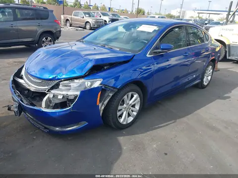 2015 Chrysler 200 Limited VIN 1C3CCCABXFN696551 фото 2