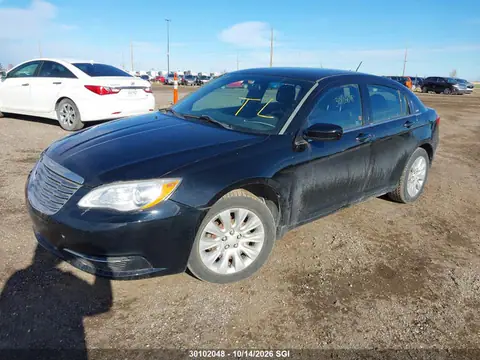 1C3CCBAB5EN128197 — 2014 Chrysler 200 LX, zdjęcie 2 z IAAI 20.10.2026, Grad