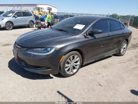 2015 Chrysler 200 S VIN 1C3CCCBB5FN739191 фото 2