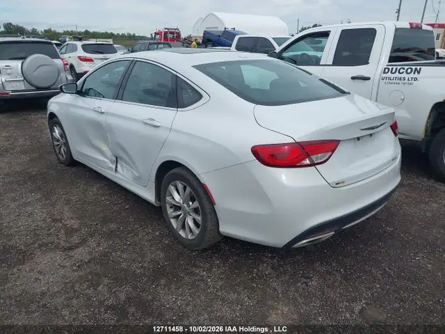 1C3CCCCG4FN713675 — 2015 Chrysler 200, foto 3 de IAAI 19.10.2026, Lado izquierdo