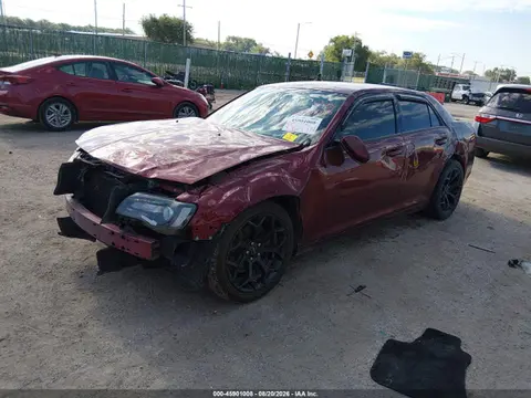 2021 Chrysler 300 300s VIN 2C3CCABG4MH525766 фото 2