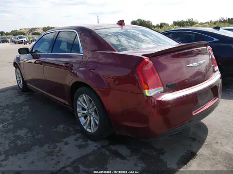 2C3CCAAG1JH228760 — 2018 Chrysler 300, photo 4 from IAAI, Front end