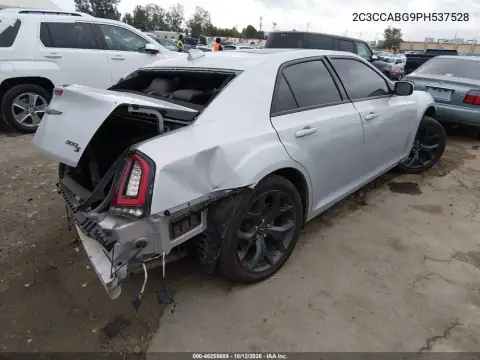 2C3CCABG9PH537528 — 2023 Chrysler 300, photo 4 from IAAI, Front and rear