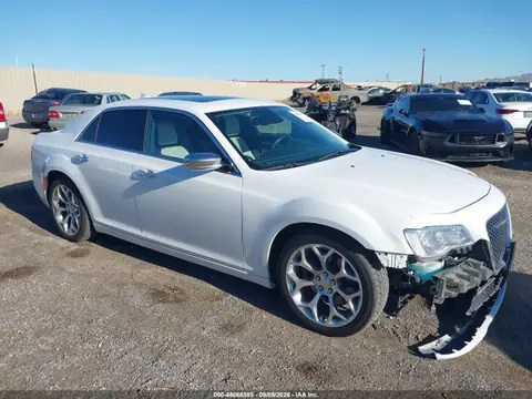 2C3CCAPT5GH295939 — 2016 Chrysler 300C Platinum, Delantera derecha (Right Front), fotos antes de reparar