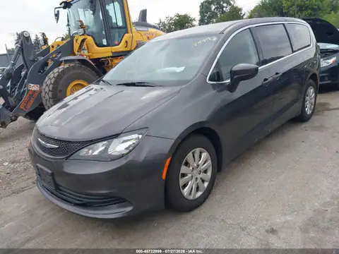 2C4RC1AGXJR355877 — 2018 Chrysler Pacifica L, foto 2 de IAAI 12.10.2026, Desgaste normal