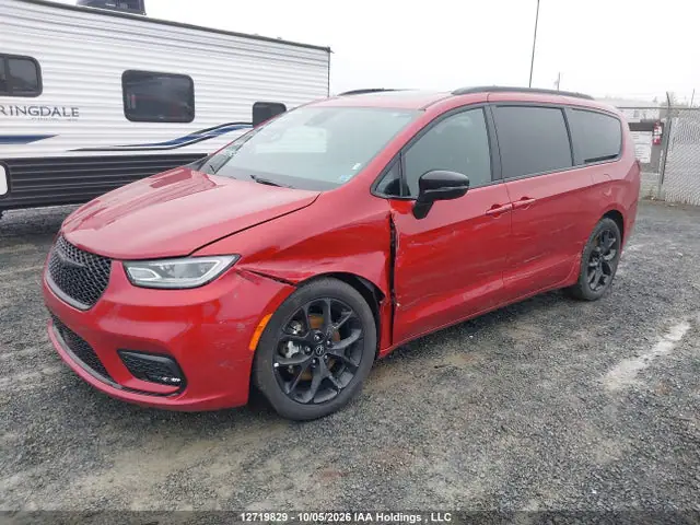 2C4RC1GG4TR232053 — 2026 Chrysler Pacifica Limited, photo 2 from IAAI 13.10.2026, Left front