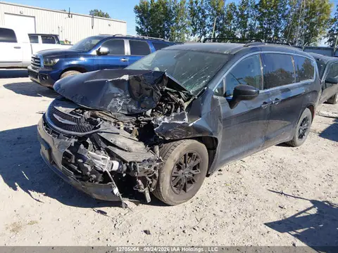 2C4RC1CG7KR698371 — 2019 Chrysler Pacifica LX, photo 2 from IAAI 23.10.2026, Front end