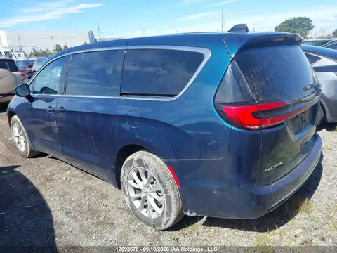 2C4RC3BGXSR534593 — 2025 Chrysler Pacifica Select AWD, foto 3 de IAAI 23.10.2026, Parte delantera