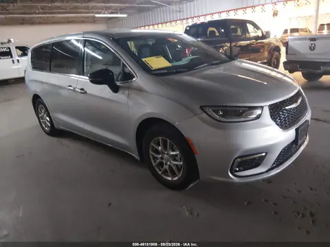2C4RC1BG1TR239601 — 2026 Chrysler Pacifica Select, Front end (Front End), before-repair photos