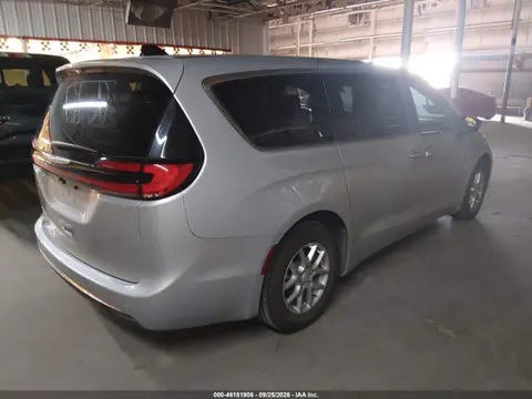 2026 Chrysler Pacifica Select VIN 2C4RC1BG1TR239601 фото 4