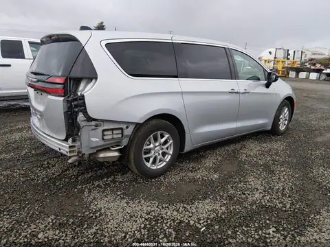 2C4RC1BG1TR185863 — 2026 Chrysler Pacifica Select, zdjęcie 4 z IAAI 28.10.2026, Tył