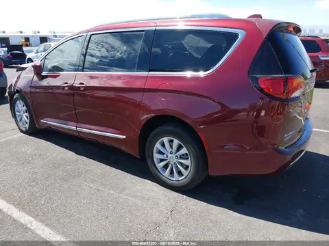 2018 Chrysler Pacifica Touring L VIN 2C4RC1BG0JR106969 фото 3