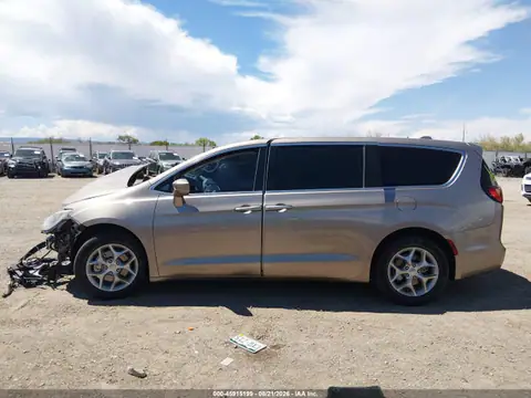 2C4RC1FG8JR293033 — 2018 Chrysler Pacifica Touring Plus, ფოტო 15, IAAI 14.10.2026, დაზიანება ყველა მხრიდან