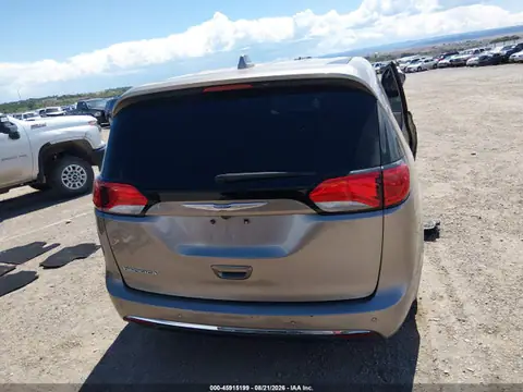 2C4RC1FG8JR293033 — 2018 Chrysler Pacifica Touring Plus, ფოტო 17, IAAI 14.10.2026, დაზიანება ყველა მხრიდან