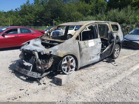 2C4RC1FG7JR125688 — 2018 Chrysler Pacifica Touring Plus, photo 2 from IAAI 26.10.2026, Complete burn