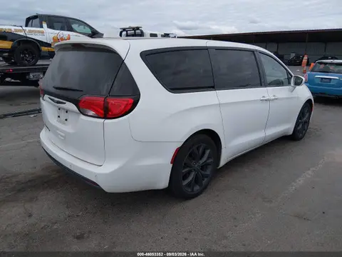 2018 Chrysler Pacifica Touring Plus VIN 2C4RC1FGXJR354320 фото 4
