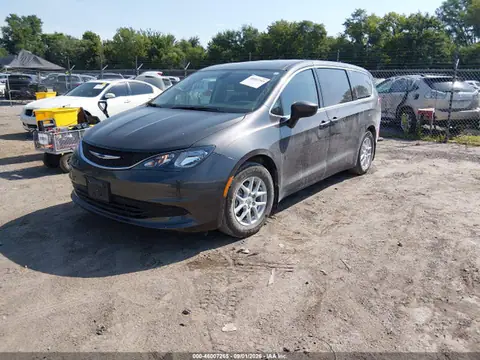 2C4RC1DG5HR501432 — 2017 Chrysler Pacifica Touring, photo 2 from IAAI 26.10.2026, Hail