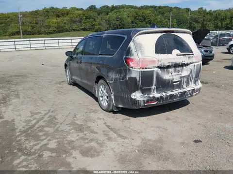 2C4RC1DG5HR501432 — 2017 Chrysler Pacifica Touring, photo 3 from IAAI 26.10.2026, Hail