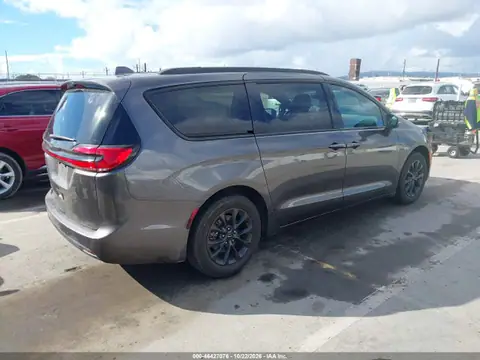 2C4RC1FG4MR501218 — 2021 Chrysler Pacifica Touring, photo 4 from IAAI 28.10.2026, Normal wear