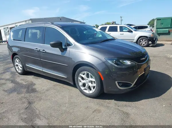 2C4RC1BG6HR638091 — 2017 Chrysler Pacifica, Задняя часть (Rear), фото до ремонта