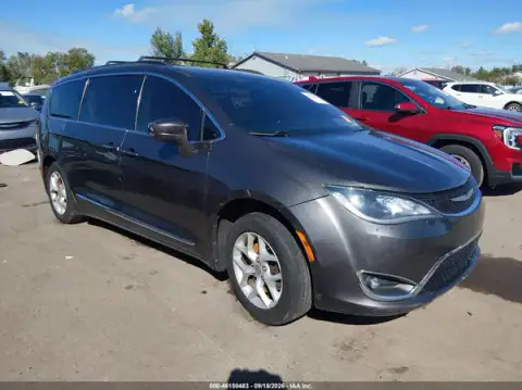 2C4RC1BG1HR560755 Chrysler Pacifica 2017 — Left side damage, before-repair photo