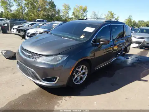 2C4RC1BG1HR560755 — 2017 Chrysler Pacifica, zdjęcie 2 z IAAI 06.10.2026, Lewy bok