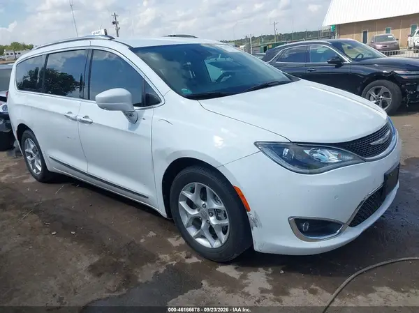 2C4RC1EG3HR704544 Chrysler Pacifica 2017 — Right side damage, before-repair photo