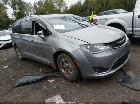 2C4RC1EG0HR659904 — 2017 Chrysler Pacifica, Prawy bok (Right Side), zdjęć przed naprawą