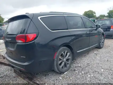 2C4RC1GG0HR839932 — 2017 Chrysler Pacifica, photo 4 from IAAI, Left front