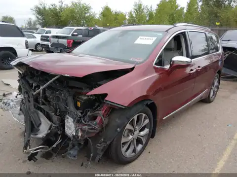 2C4RC1GGXHR622615 — 2017 Chrysler Pacifica, zdjęcie 2 z IAAI, Przód