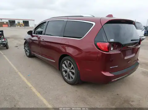 2C4RC1GGXHR622615 — 2017 Chrysler Pacifica, zdjęcie 3 z IAAI, Przód