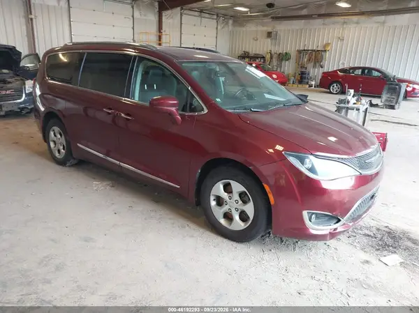2C4RC1EG6HR708779 — 2017 Chrysler Pacifica, Normalne zużycie (Normal Wear & Tear), zdjęć przed naprawą