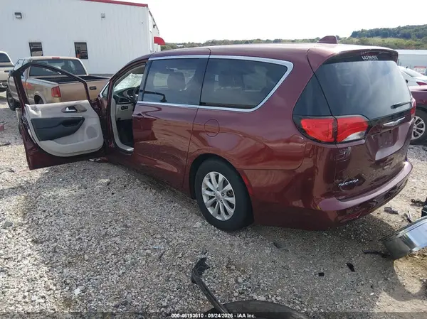 2C4RC1DG7HR518880 — 2017 Chrysler Pacifica, zdjęcie 3 z IAAI, Lewy przód