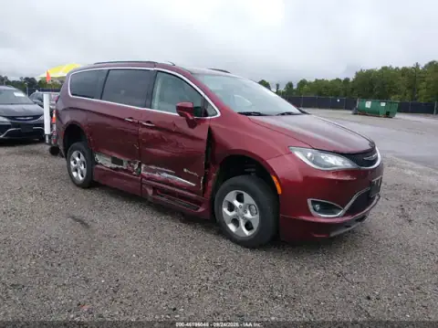 2C4RC1EG0HR739767 — 2017 Chrysler Pacifica, Lado derecho (Right Side), fotos antes de reparar