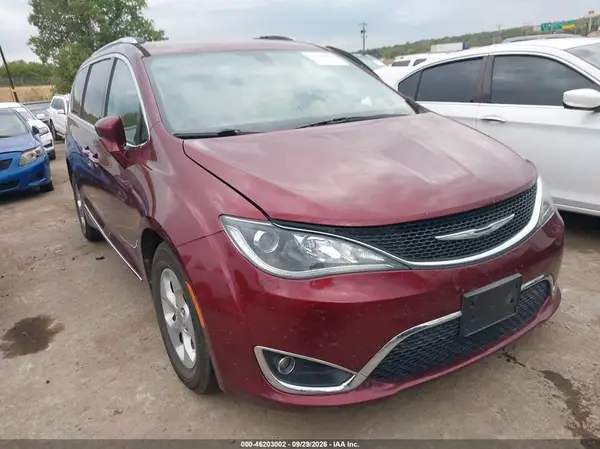 2C4RC1EG6HR519016 — 2017 Chrysler Pacifica, Left side (Left Side), before-repair photos