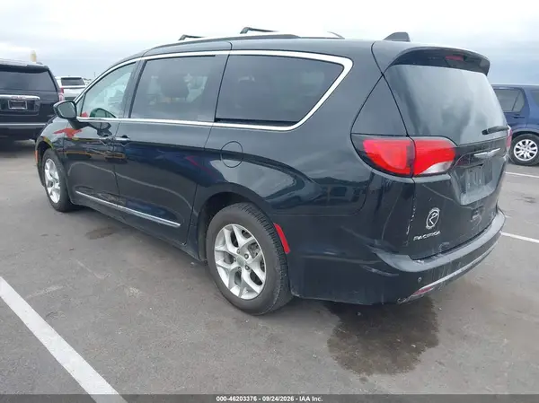 2C4RC1EG2HR542843 — 2017 Chrysler Pacifica, zdjęcie 2 z IAAI, Przód